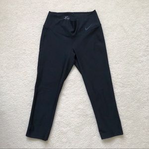 Nike Cropped Leggings
